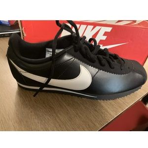 NIKE Retro Cortez Black White Classic Size 6.5Y